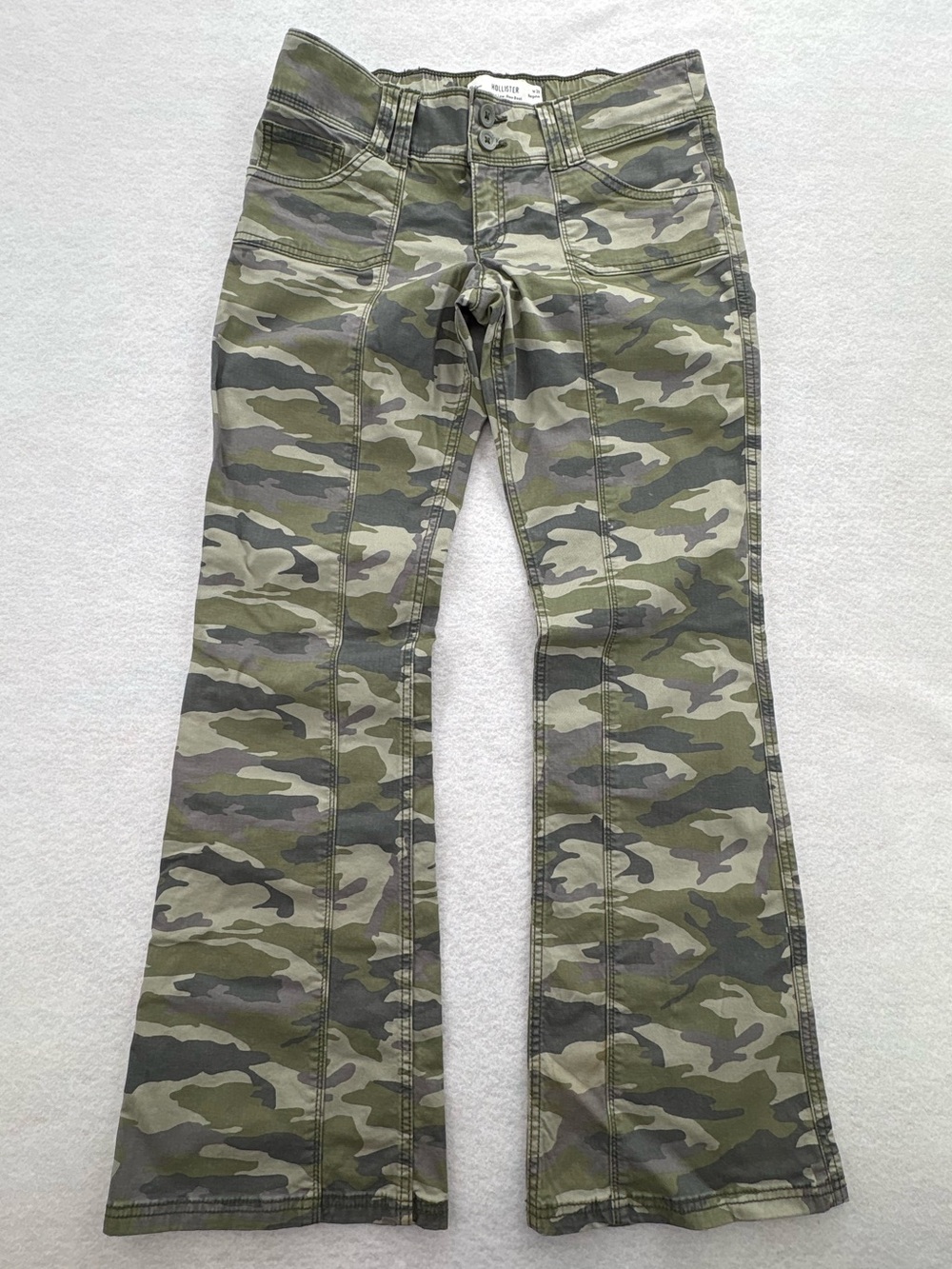 Hollister Women's Camouflage bootcut Jeans - Green Camo